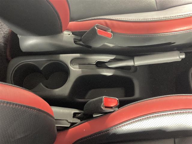 【運転席操作部】『運転席周辺の装備』の画像になります。快適なドライブを楽しむための機能が装備されています！運転席から触れるので使いやすいです！