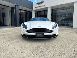 パーソナライゼーション・サービス部門である「Q by Aston Martin」が日本専用に手掛けたスペシャル・コミッション仕様のDB11です。