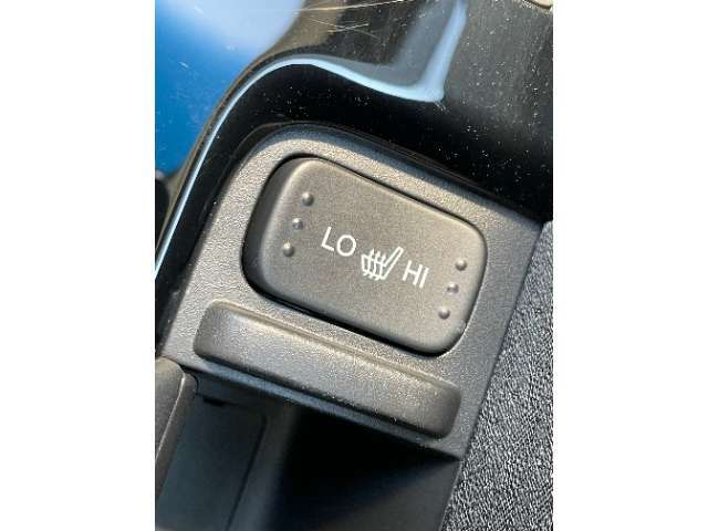 運転席と助手席にはシートヒーターがついています。寒い日のドライブも快適に過ごせます。