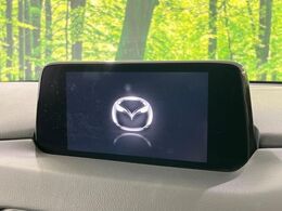 【純正ナビ】人気の純正ナビを装備。オーディオ機能も充実しており、Bluetooth接続すればお持ちのスマホやMP3プレイヤーの音楽を再生可能！毎日の運転がさらに楽しくなります！！