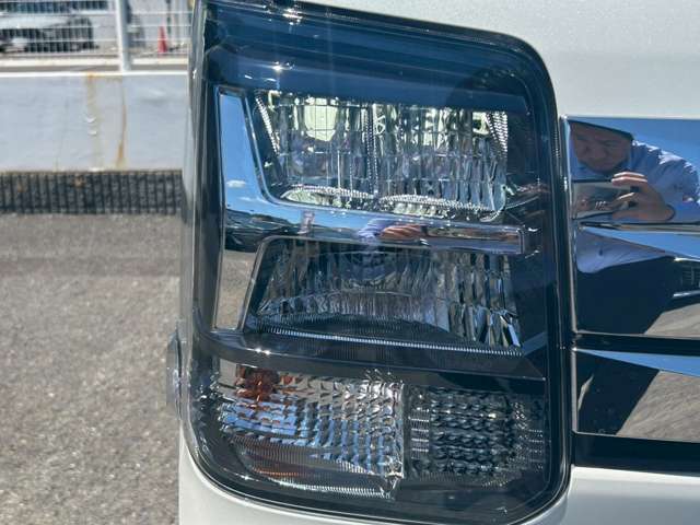 弊社ではインターネットでの遠方販売に自信があります。店頭でのご納車であれば、お車を持ち込まずに名義変更等のお手続きが出来ますので、ご近所の販売会社で購入する場合と変わらぬ諸経費にてご購入可能です♪