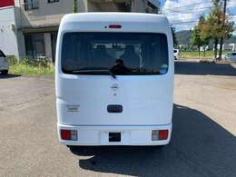 室内展示場を完備しておりますので、天候の悪い日でもゆっくりと車両をご覧下さい。