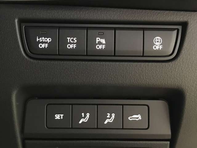 運転席回りのスイッチで安全装備のON/OFFも簡単に！