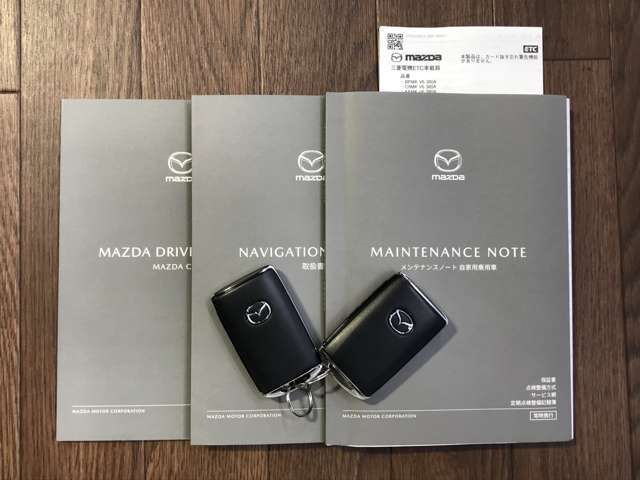 取扱書＆整備手帳揃っております☆遠くからドアの開錠施錠が出来る便利なキーレスを装備しています。