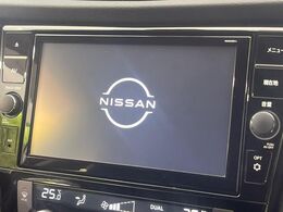 【純正10型ナビ】人気の純正ナビを装備。オーディオ機能も充実しており、Bluetooth接続すればお持ちのスマホやMP3プレイヤーの音楽を再生可能！毎日の運転がさらに楽しくなります！！