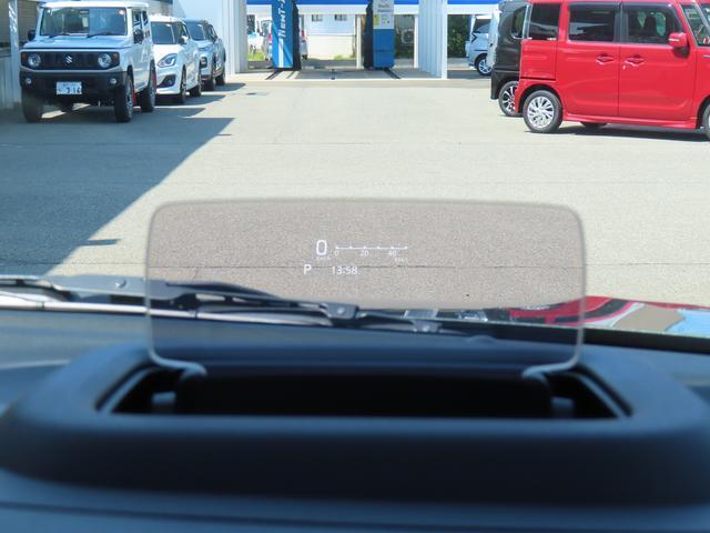 ヘッドアップディスプレイ。車速・シフト位置や警告などの情報をカラーで表示されます。