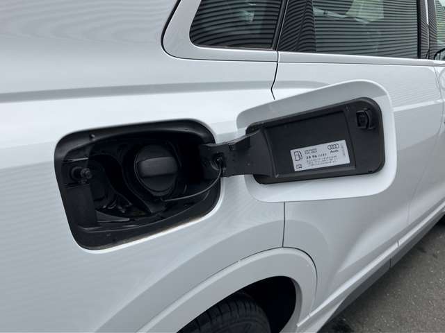 Audi　Approved　Automobile浜松　〒435-0043静岡県浜松市東区宮竹町667　TEL：053-468-7961　AM：10：00-PM：7：00（毎週火曜日　水曜日定休）