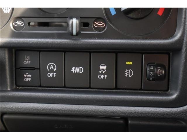 パーキングセンサー付で、車庫入れも駐車もラクラクです。