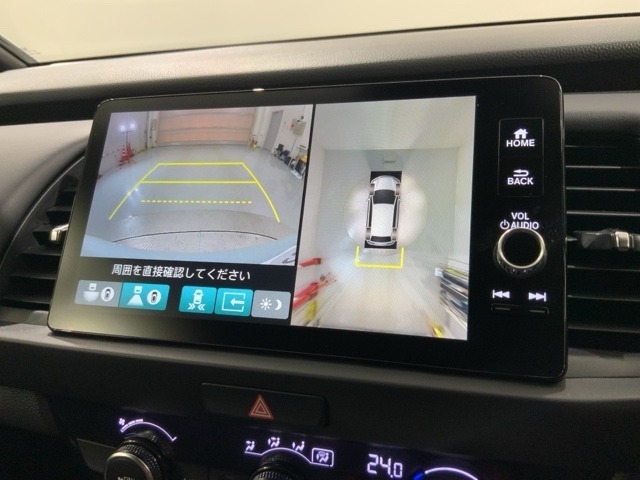 全方位モニターがついています！　車の周囲を360°安全確認できるので、普段の駐車はもちろんの事、縦列駐車や幅寄せの際にも活躍してくれますよ。