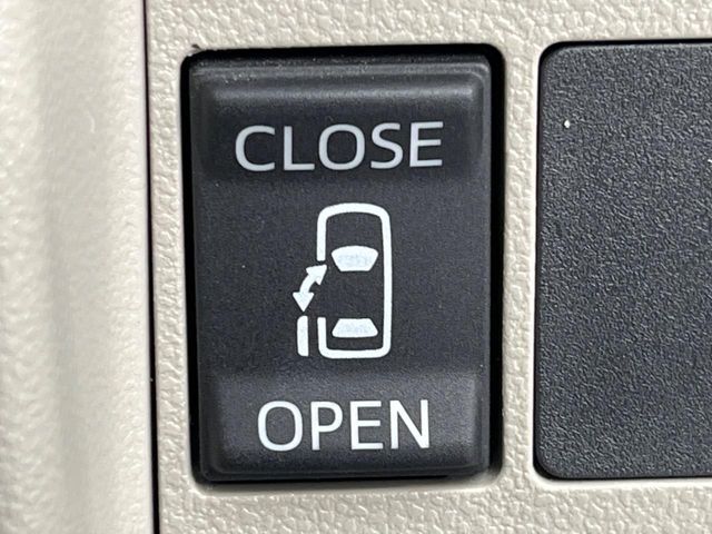【パワースライドドア】スマートキーや運転席のスイッチでスライドドアの開閉が可能♪電動だから力を入れてドアを開ける必要が無く、小さいお子様でも、重い荷物を持っている時もラクに開け閉めできます♪