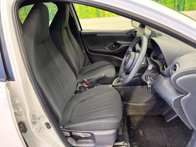 運転席シート廻りは使用感も少なく、良好な状態となっています。丁寧に使われていたことがよくわかりますね。