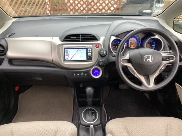 【希望ナンバー】ナンバープレートの4桁の数字もご希望の番号を選んでいただくことが出来ます☆せっかくの愛車を自分だけの愛車にして頂く為にも初めての方もぜひ選んでみませんか？♪