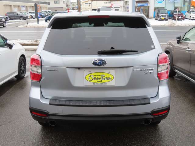 中古車でも気持ち良くお乗り頂けるように、仕上げ専門スタッフが外装ポリッシャー磨きと内装クリーニングを行いピカピカの状態で納車いたします！