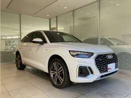 《Audi認定中古車》ならではのクオリティ、高度な訓練・教育を受けたAudi専門のメカニックがご納車前に100項目にも及ぶ精密な点検を行います。