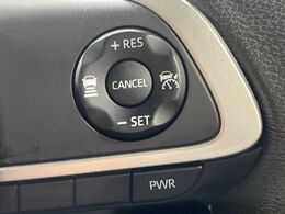 【アダプティブクルーズコントロール】高速道路での長距離走行が楽に！！自動で速度を保つクルーズコントロールが、衝突軽減システムと連携し、前方の車両を感知して車間を保つように速度調節してくれます！！