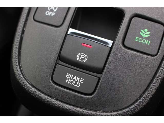 電子制御パーキングブレーキ！停車中にブレーキペダルを踏み続けなくてもブレーキ保持が出来るオートマチックブレーキホールドもございます。
