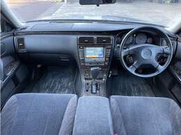 2オーナー。走行33000Km。内外装共に良好で目を見張るコンディションの個体です。禁煙車なので嫌なニオイもありません。