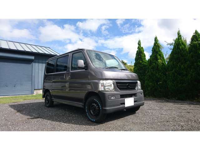 こだわりのある一台を探している方へオススメです。とても便利で使いやすく、マニュアル車なので運転が楽しくなりそうです。。また、弊社のお車は外装内装とどれもとても綺麗です。