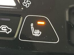 【シートヒーター】寒い日に重宝するシートヒーター！エアコンより早く温まってくれるので寒がりの人も安心ですね♪エアコンの温風は乾燥するから苦手、という方にもをおすすめです。