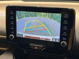 【バックカメラ】駐車時に後方がリアルタイム映像で確認できます。大型商業施設や立体駐車場での駐車時や、夜間のバック時に大活躍！運転スキルに関わらず、今や必須となった装備のひとつです！