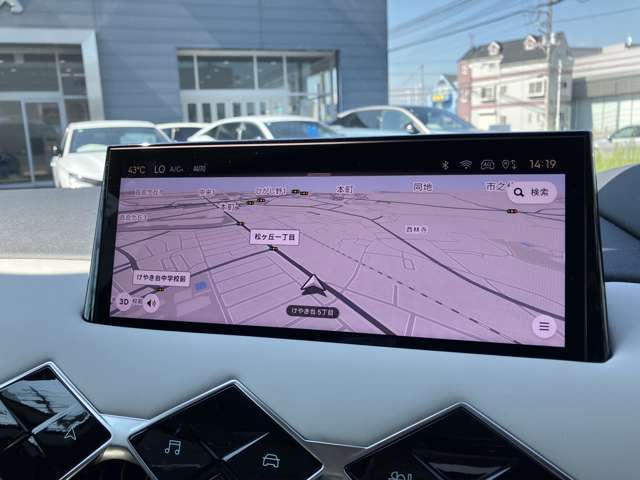 純正のナビシステムを標準装備