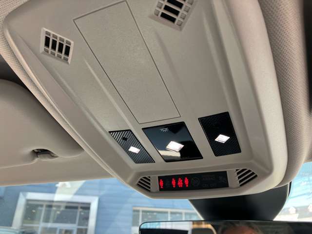 タッチセンサーのルームランプ