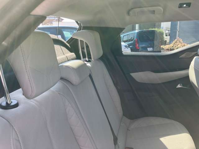 2分割が可能で片方に人が座れます