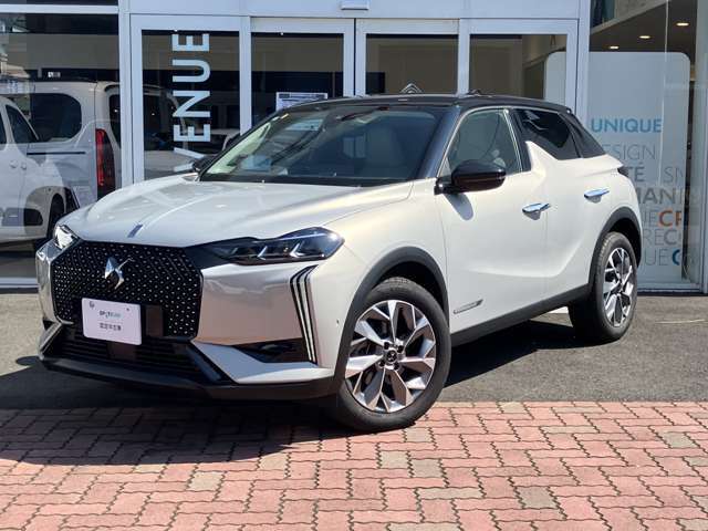 認定中古車は1年間、ロードサービスが付帯されます。万一のトラブル時も24時間365日体制でお客様をサポート致します。保証期間中は全国どこへでも安心をご提供致します。