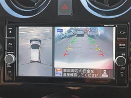 ■　装備3　■　アラウンドビューモニター：真上から見たような全周囲カメラで苦手な車庫入れも安心です！