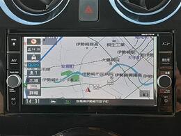■　装備2　■　純正SDナビ：見やすい画面で反応の早いナビです　フルセグ・Bluetooth対応です