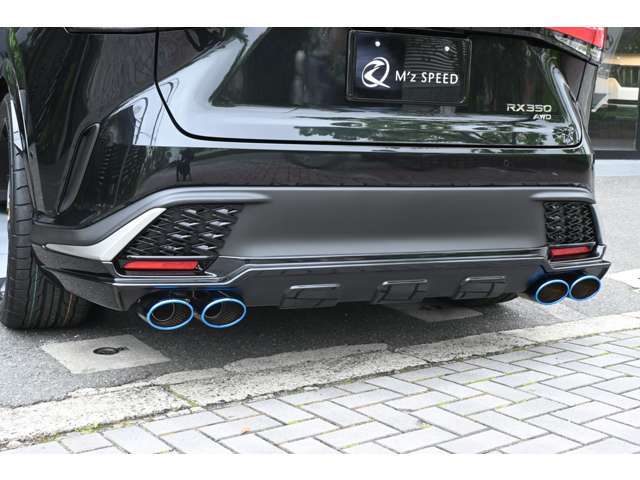 ■オリジナルの4本出しマフラーは車検対応品ですので、音が大きくなりすぎず安心してお乗りいただけます。