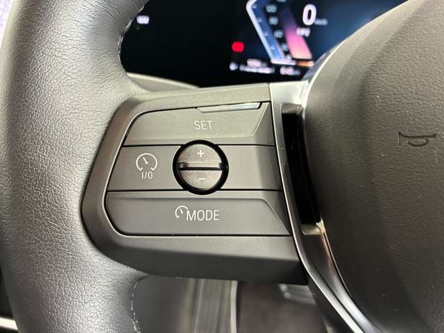 アクティブクルーズコントロールは前車追従式のクルーズコントロールです。渋滞時にも便利です。