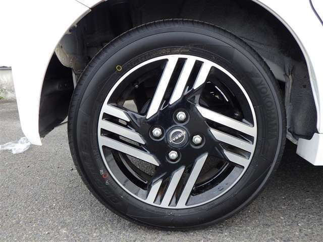 トヨタ認定中古車保証付！（1年間、距離無制限　HV車はHV保証付）　別途延長保証もご用意しております♪　ぜひ現車を確認にご来店ください