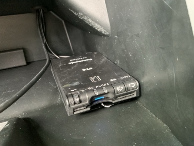 いまや快適なカーライフに欠かせないETCが付いています。