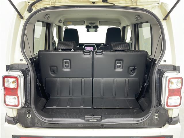 【トランク】積み込みやすくて、たっぷり積める荷室です。シートアレンジできるものは、乗車人数と荷物の量や大きさによってシートを動かすことができるので、より快適なドライブが可能です！