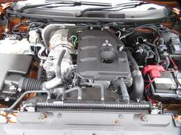 エンジンルームも非常にキレイな状態です☆