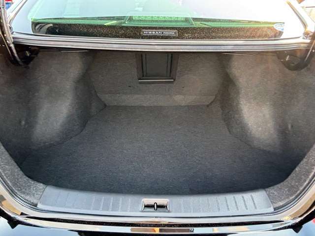 大容量のトランクなので、趣味のゴルフや荷物などたくさん積載可能です！