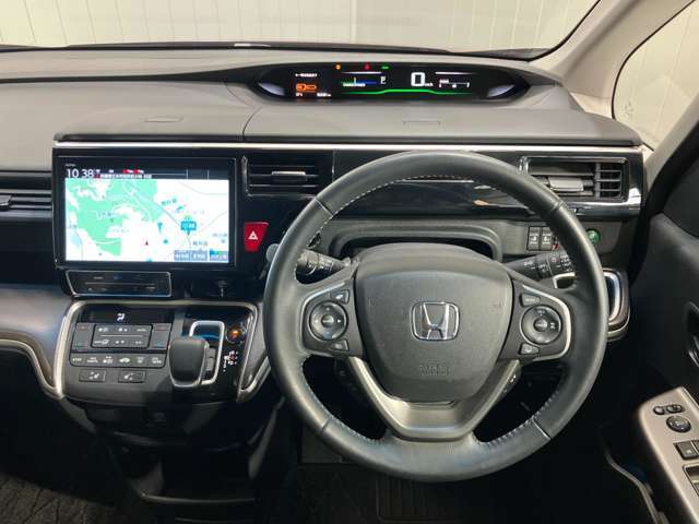 ステアリングスイッチ付きで操作・運転がしやすいハンドルです★