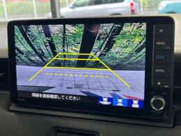 【バックカメラ】駐車時に後方がリアルタイム映像で確認できます。大型商業施設や立体駐車場での駐車時や、夜間のバック時に大活躍！運転スキルに関わらず、今や必須となった装備のひとつです！