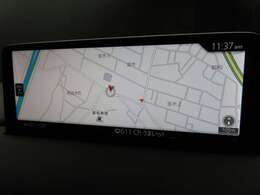 ナビSDを装着済みですので、ご納車後は直ぐにご使用いただけます。CDやDVDは装備していませんが、フルセグ付きでTVの視聴も可能です。