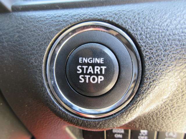 ご納車までの間、代車貸し出し無料サービスを行っております。急な買い替えで交通手段にお困りの方も、ご遠慮なくお申し出ください。※台数に限りがありますので、早目のご予約をお願い致します。