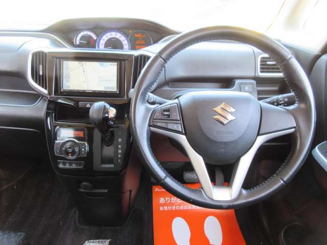 入庫した車両は、高速走行テストなどの厳しいチェックを行っております。