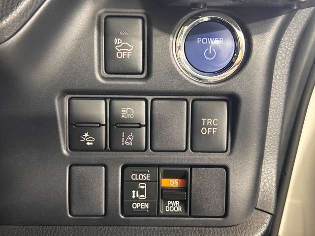 【運転席操作部】快適なドライブを楽しむための機能が装備されています！運転席から触れるので、使いやすいです！除菌プランいれていただくと、さらに清潔で安心していただけます！
