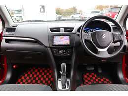 欧州仕様のチューニングを施した足廻りとエアロスタイルの採用で好評の「RS]に低燃費技術を搭載した「RS-DJE」です。