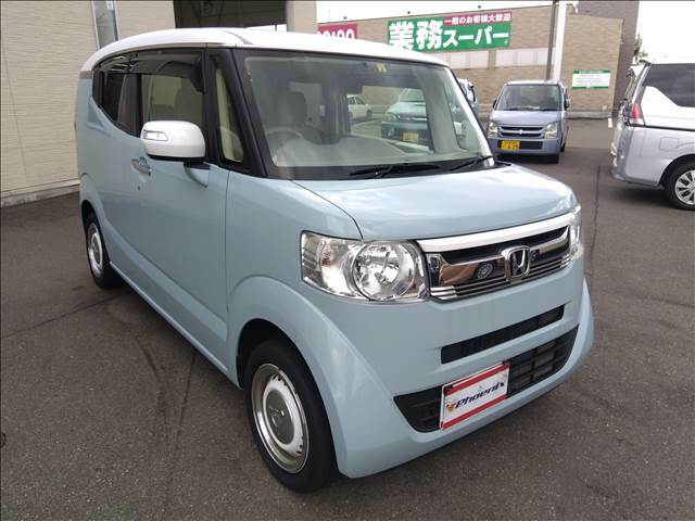 4WD☆禁煙車☆走行4.5万キロ☆試乗出来ます☆2トーンカラースタイル☆ナビ☆TV☆Bカメラ☆モード切替ステアリングスイッチ☆電動パーキング☆ETC☆HIDヘッドライト☆カラードディッシュホイール☆