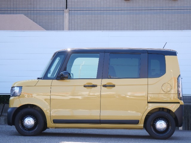 ☆お車でお越しの方☆名神高速　京都南インター第2出口より国道一号線を大阪方面へ5分（2.5Km)、　南西角です。ラウンドワン伏見のはす向かいでU-Selectの白の看板が目印です。