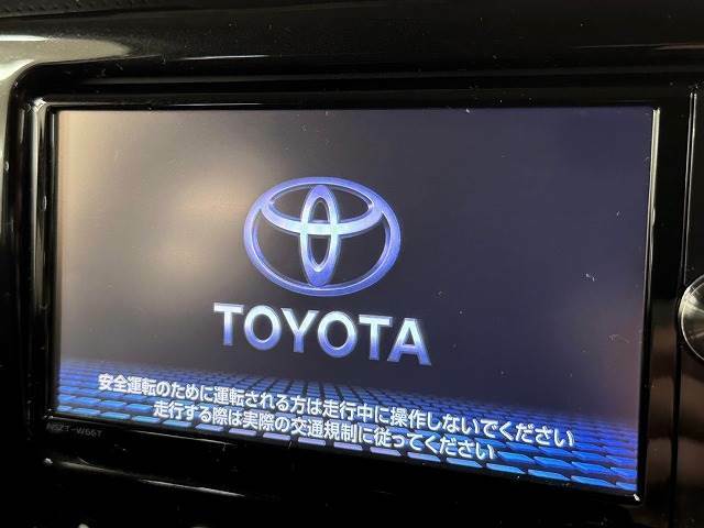 【ナビゲーション】付きの車両です。初めての場所でもこれが付いていればどこへでも行くことができますね♪