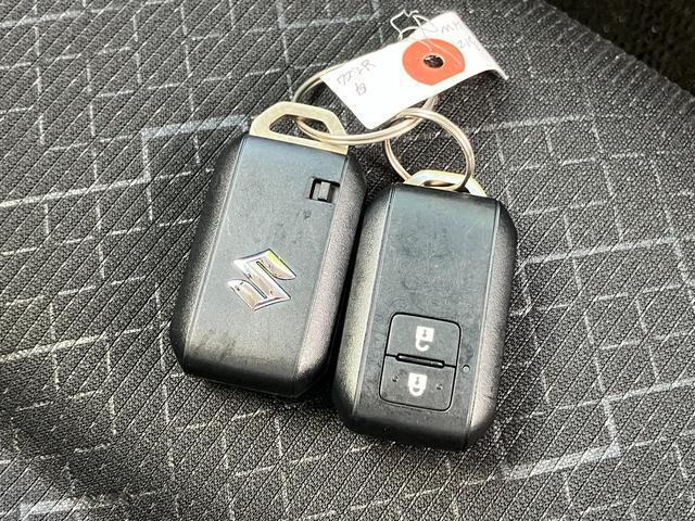 携帯リモコンキーは2個付属！携帯リモコンキーには車両からはなれた所からカギの開け閉めが可能なキーレスエントリー機能付き！