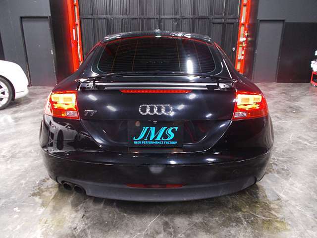 外装に目立つ傷やへこみなくきれいなお車です！