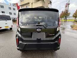 室内展示場を完備しておりますので、天候の悪い日でもゆっくりと車両をご覧下さい。